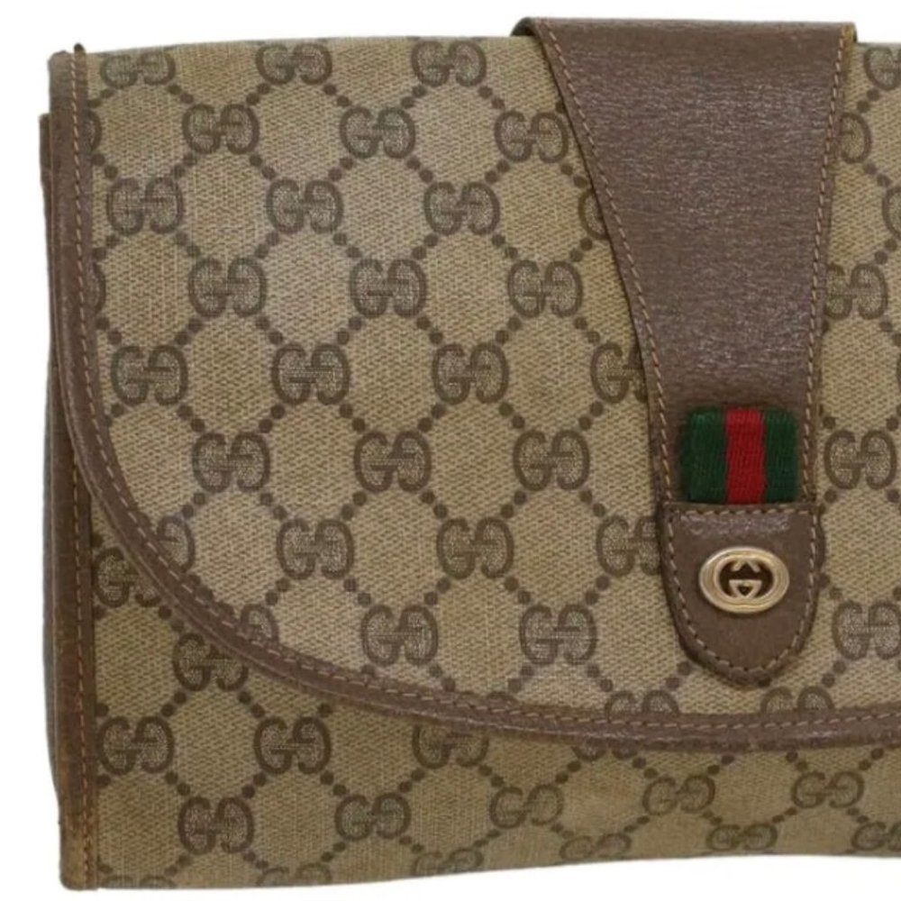 Vintage Gucci clutch